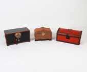 VINTAGE CHINESE LACQUERED WEDD