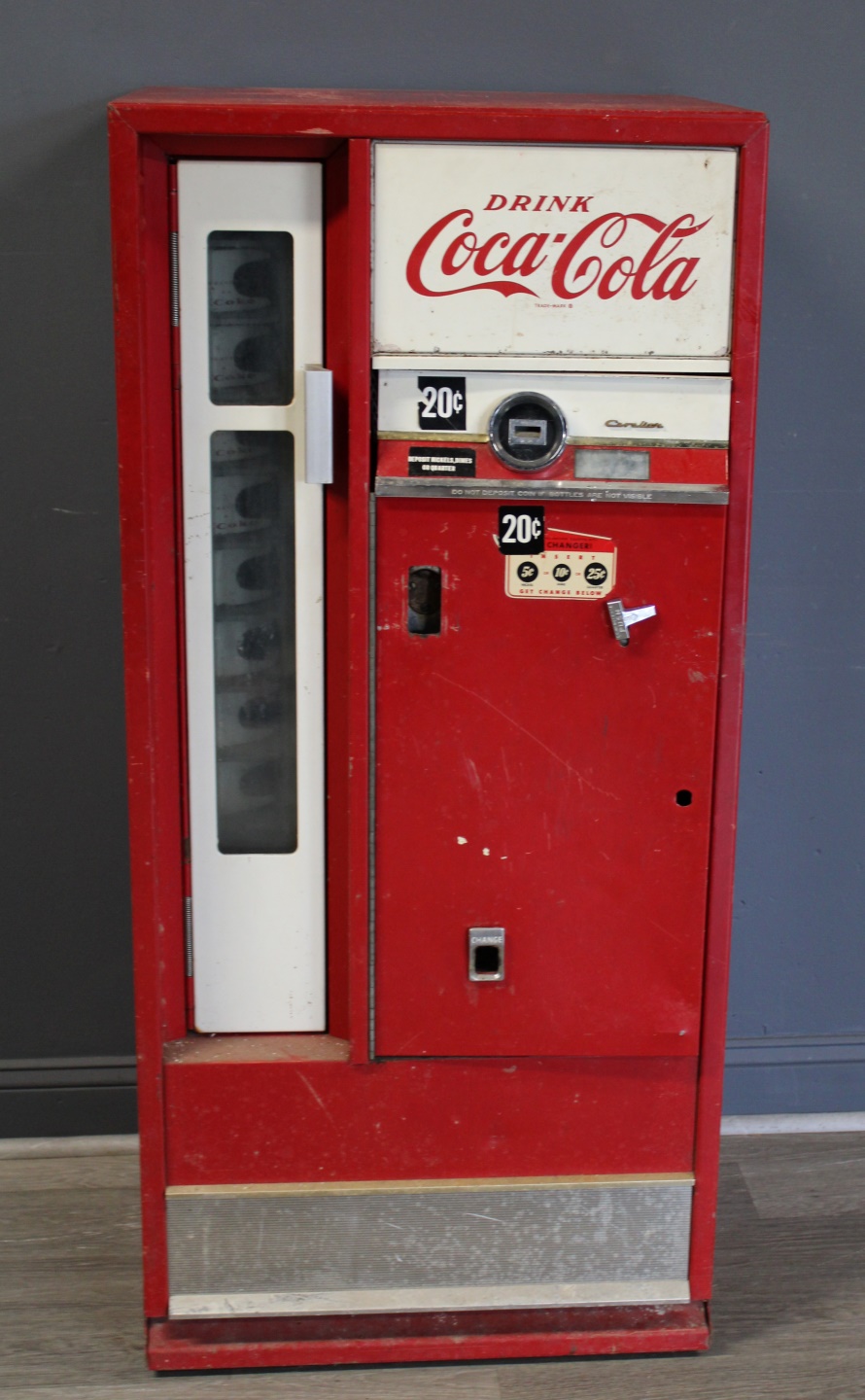 VINTAGE COCA COLA VENDING MACHINE