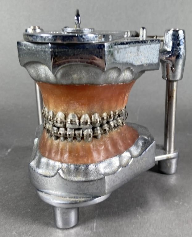 VINTAGE COLUMBIA DENTOFORM BRACES