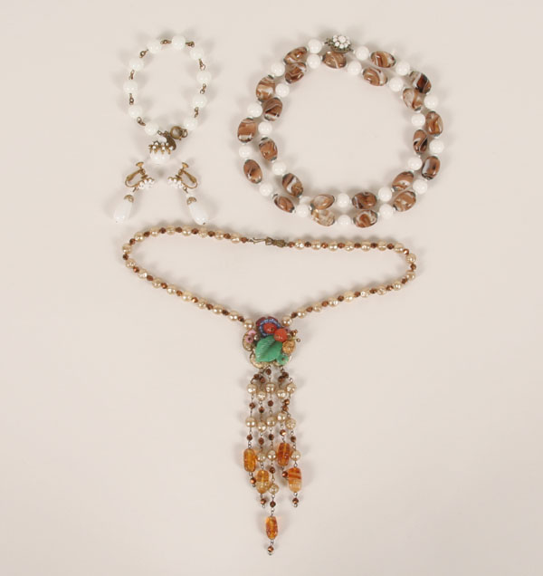 Vintage costume jewelry 4pc.