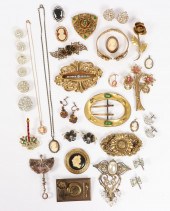 VINTAGE COSTUME JEWELRY, BUTTO