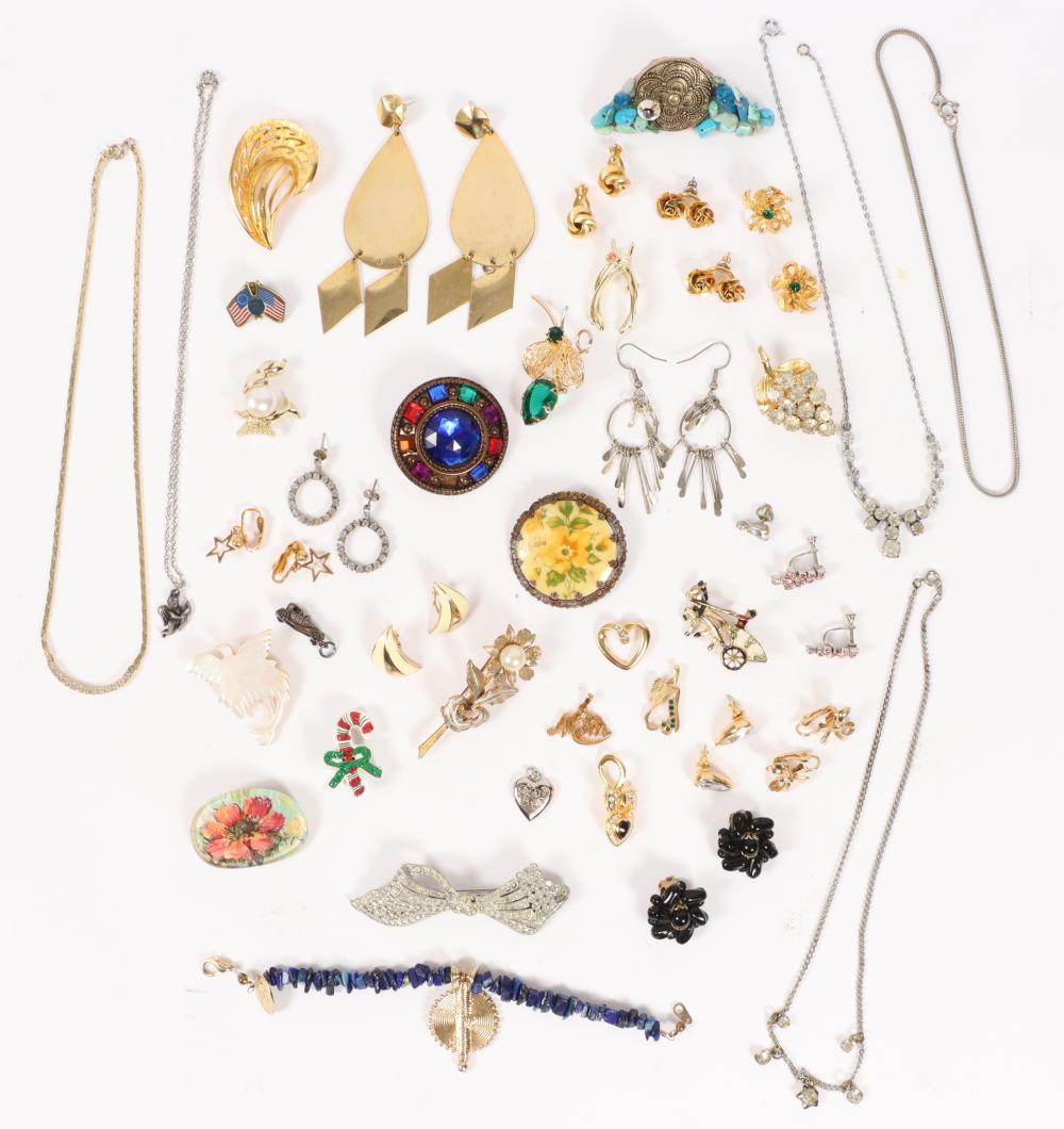 VINTAGE COSTUME JEWELRY GROUP