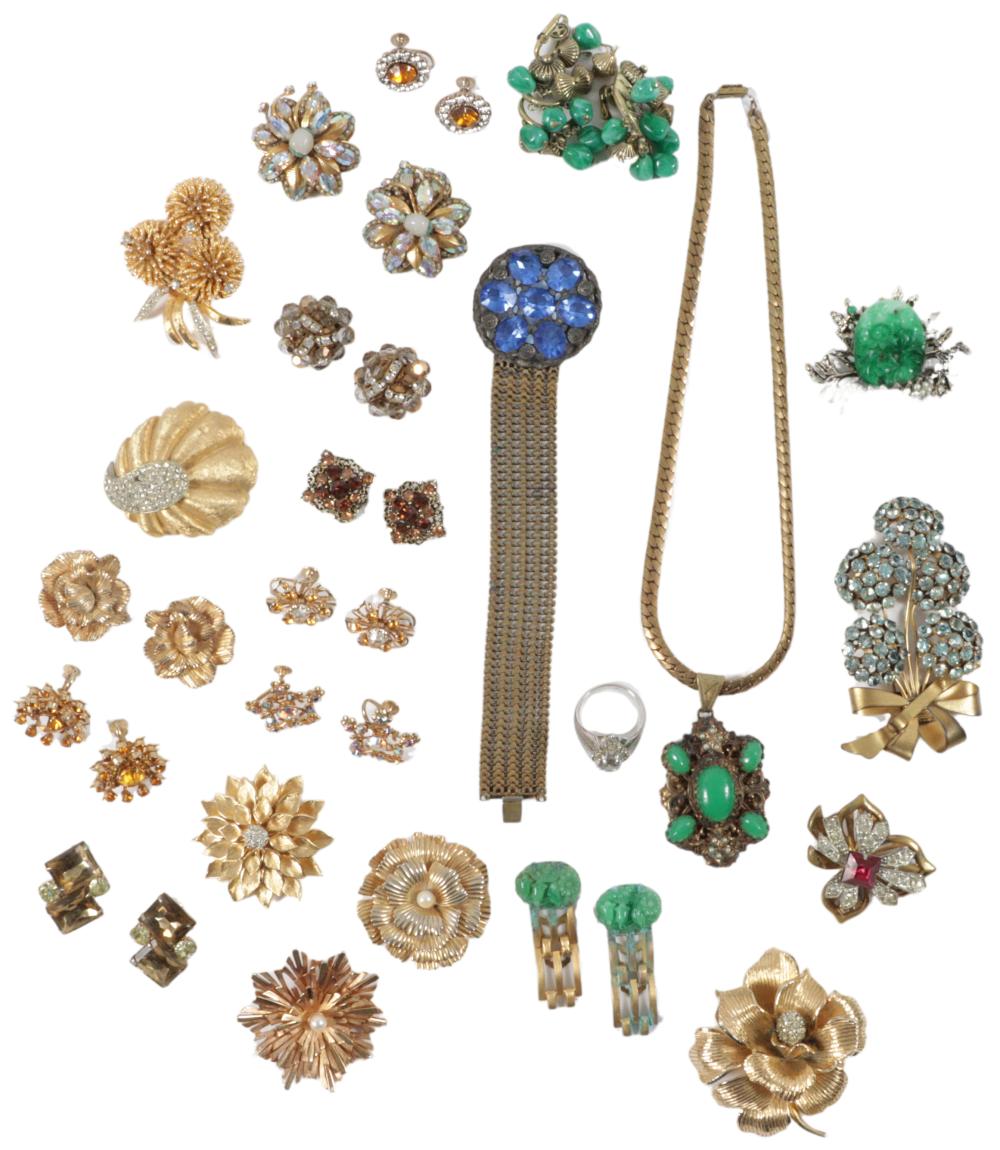 VINTAGE COSTUME JEWELRY GROUP
