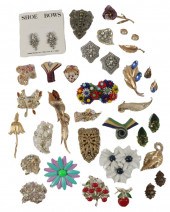 VINTAGE COSTUME JEWELRY GROUP