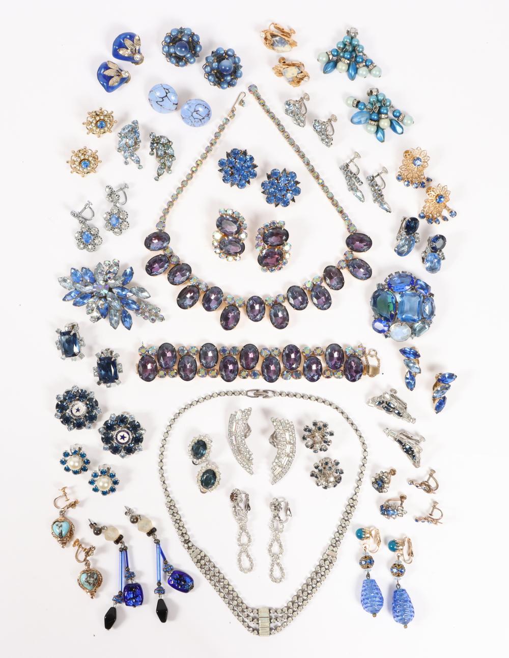 VINTAGE COSTUME JEWELRY GROUP