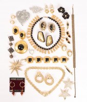 VINTAGE COSTUME JEWELRY GROUP