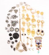 VINTAGE COSTUME JEWELRY GROUP