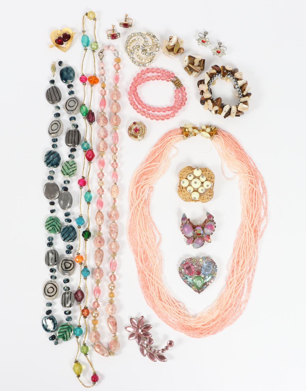 VINTAGE COSTUME JEWELRY GROUP