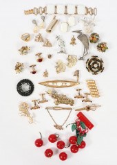 VINTAGE COSTUME JEWELRY GROUP