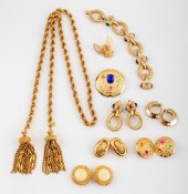 VINTAGE COSTUME JEWELRY INCLUD