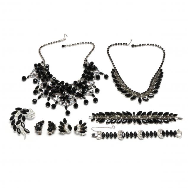 VINTAGE COSTUME JEWELRY ITEMS To