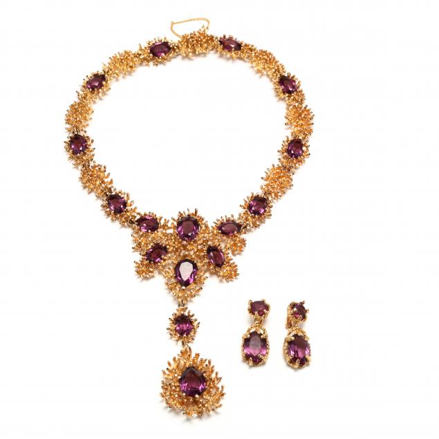 VINTAGE COSTUME NECKLACE AND