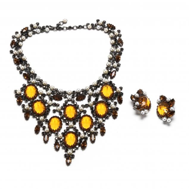VINTAGE COSTUME NECKLACE AND