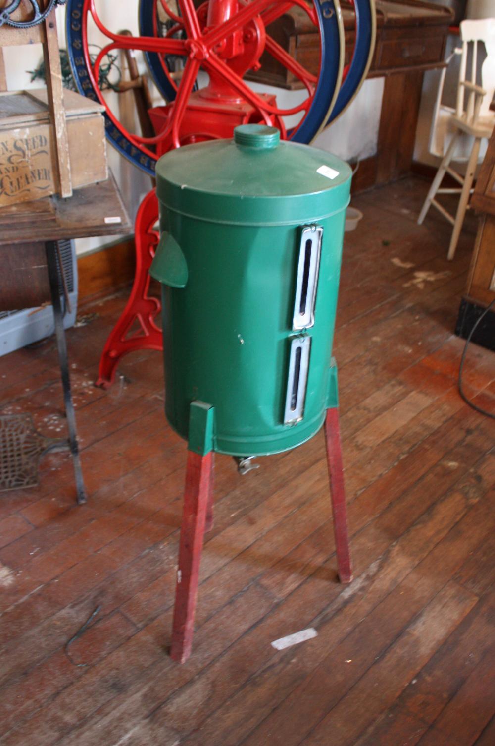 VINTAGE CYLINDRICAL GREEN METAL