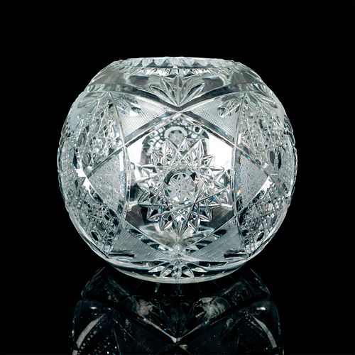 VINTAGE DECORATIVE CRYSTAL VASEA