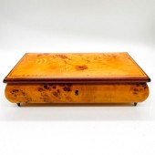 VINTAGE DECORATIVE MUSIC BOXBe