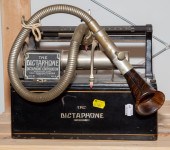 VINTAGE DICTAPHONE MODEL 10 RE