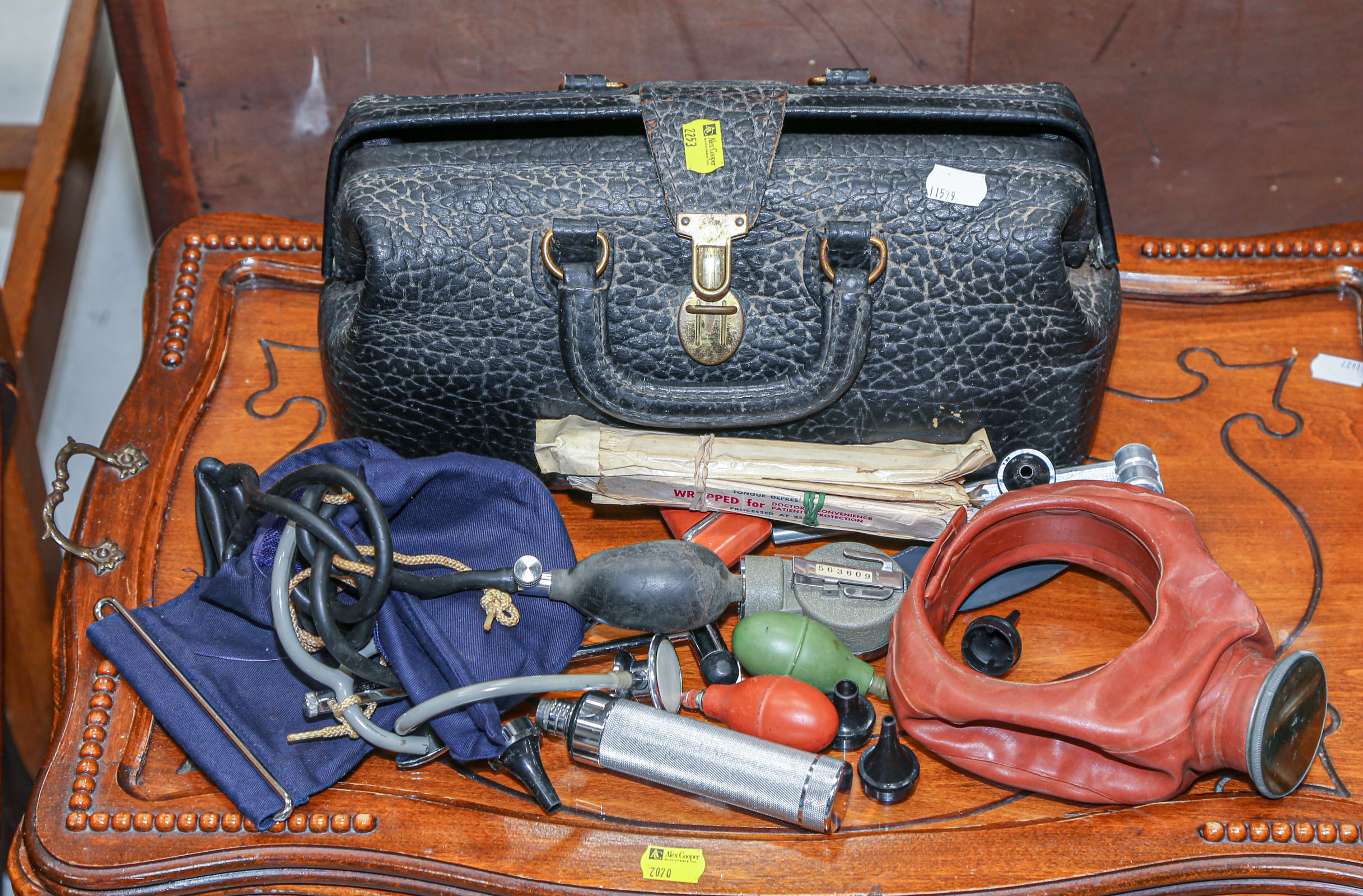 VINTAGE DOCTOR'S BAG WITH SOME
