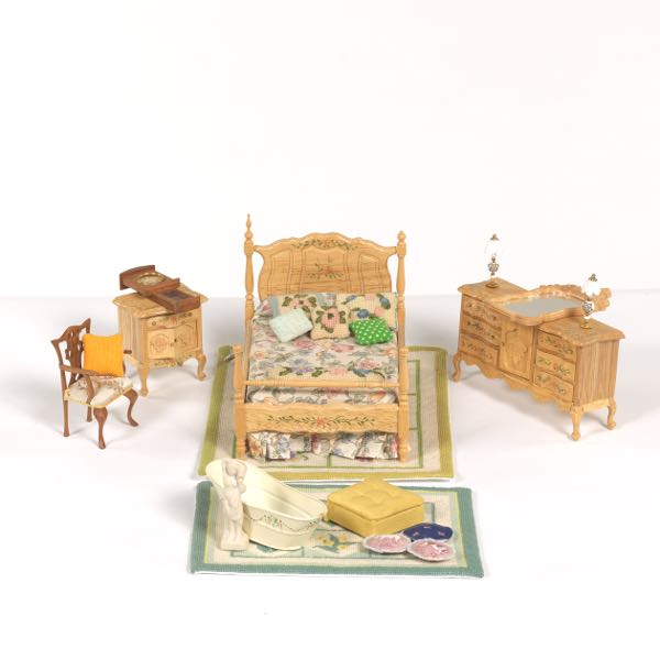 VINTAGE DOLL HOUSE PROVINCIAL