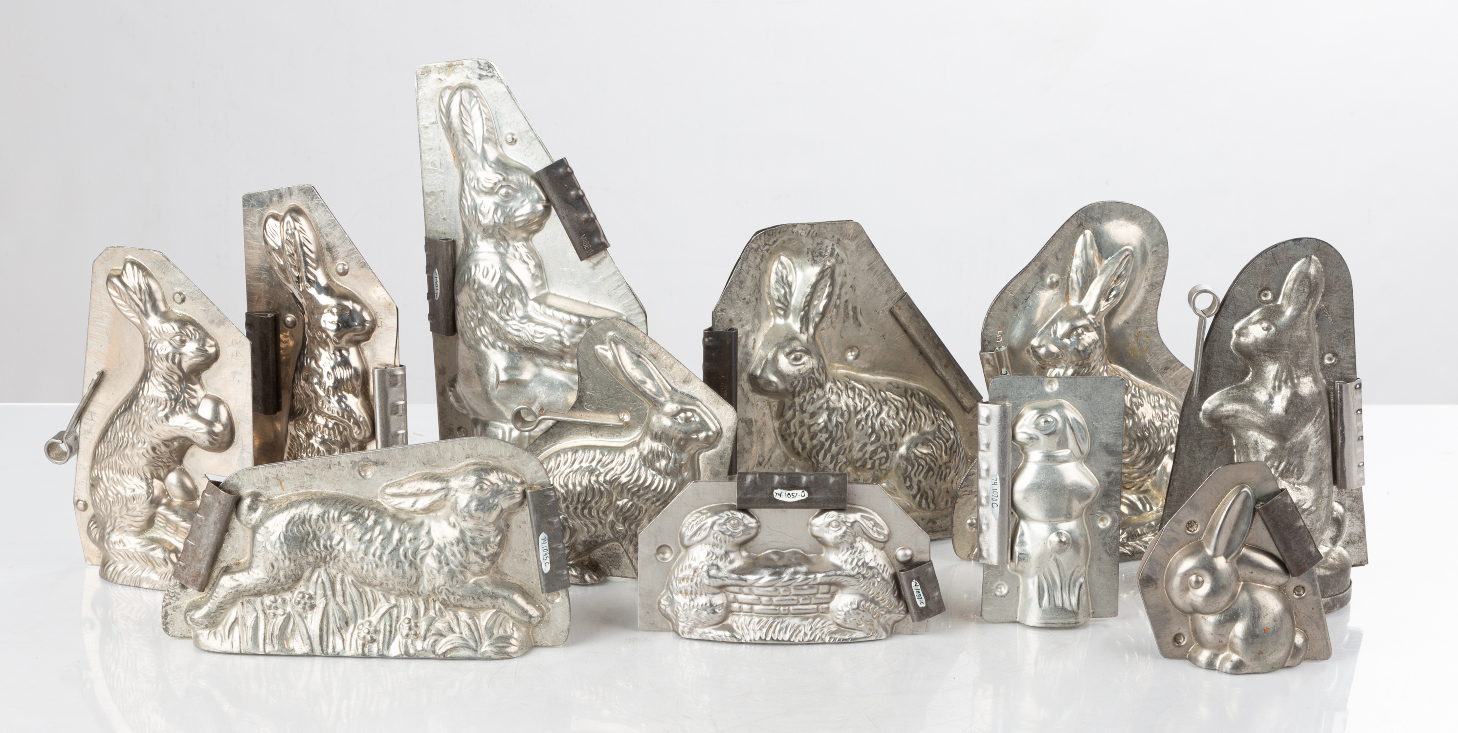 VINTAGE EASTER BUNNY CHOCOLATE