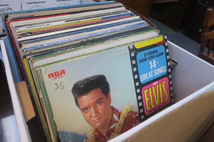 VINTAGE ELVIS PRESLEY RECORD