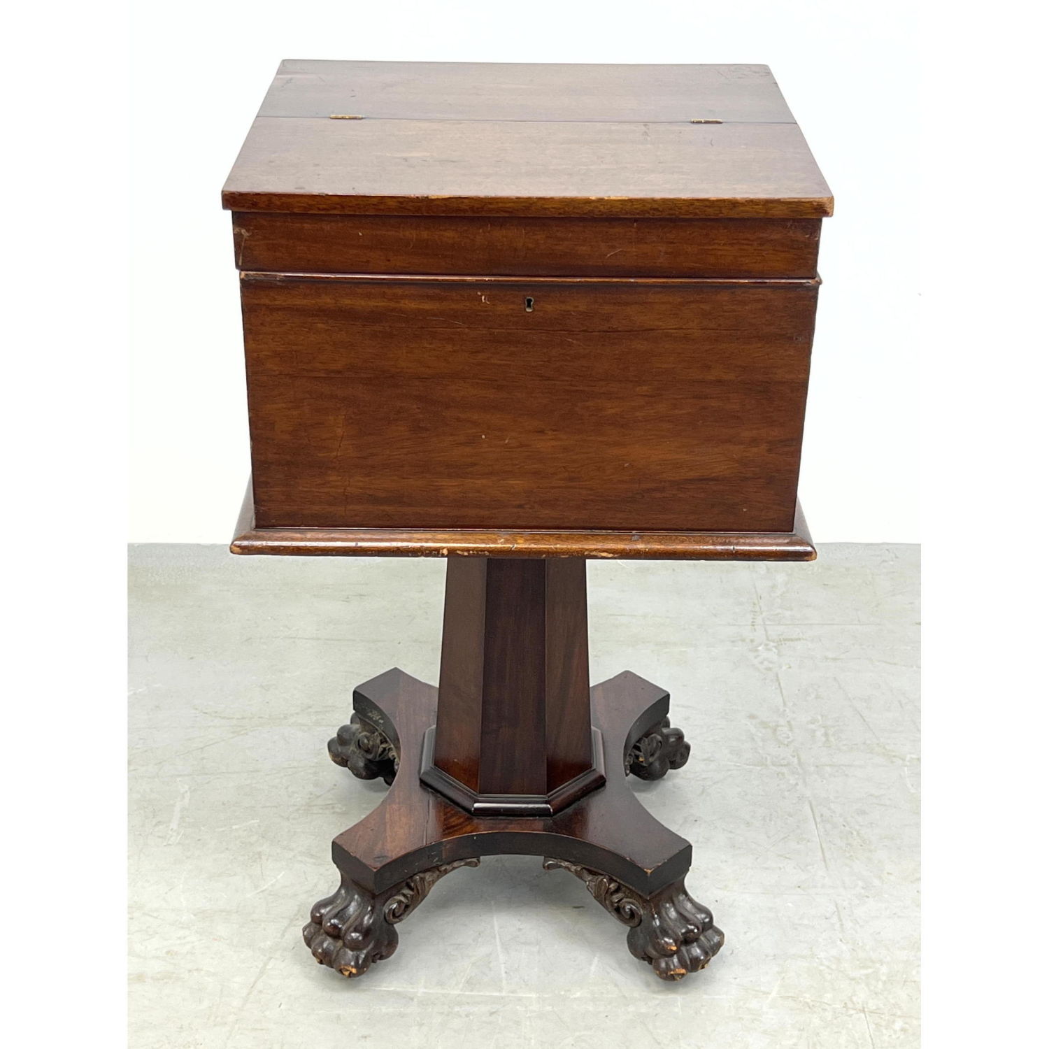 Vintage Empire Desk Stand.