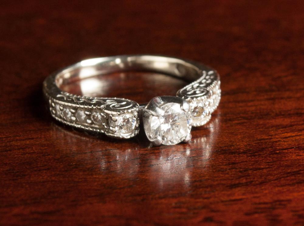 VINTAGE ESTATE DIAMOND AND FOURTEEN