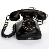 VINTAGE EUROPEAN BAKELITE TELE