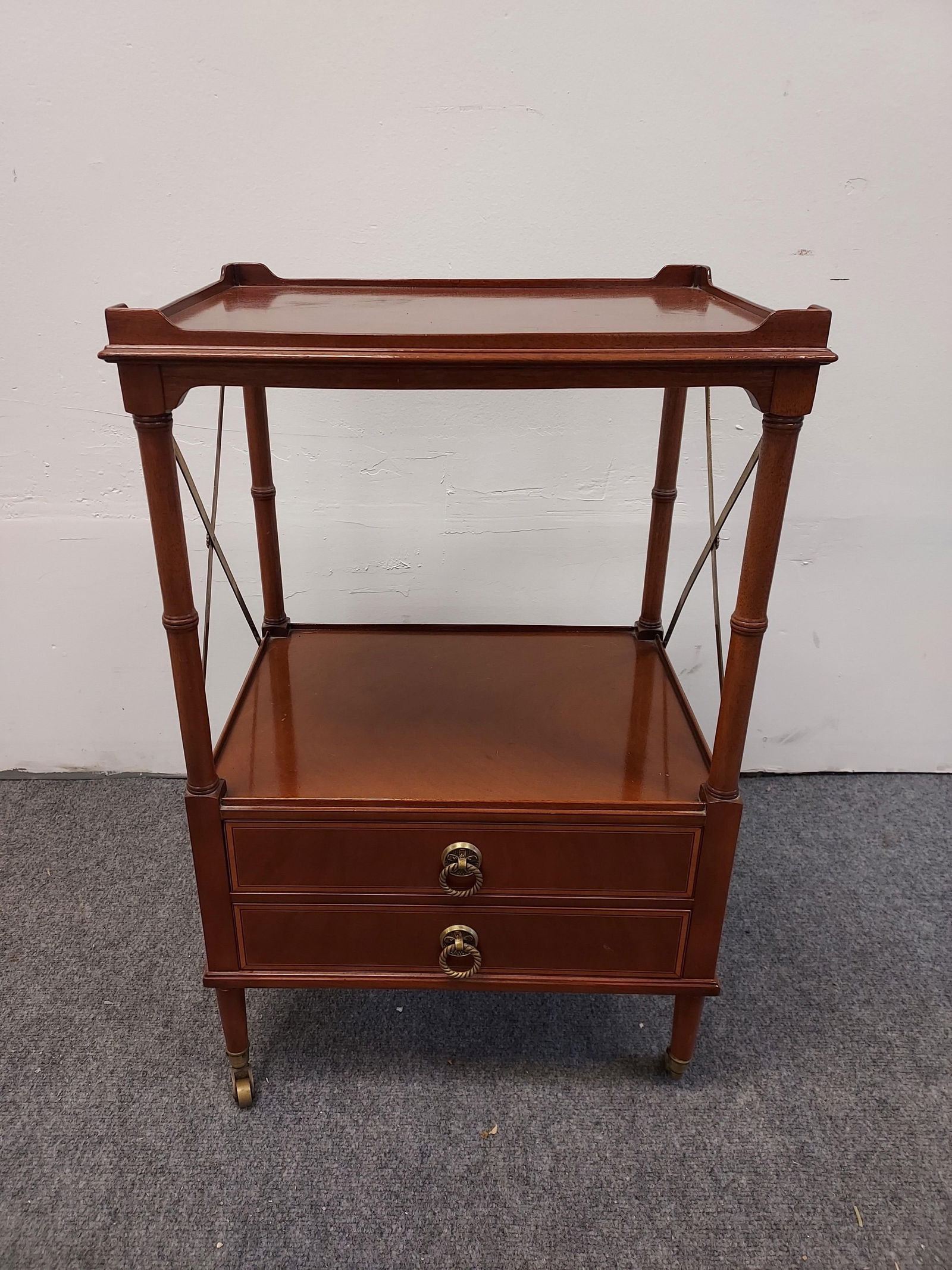 VINTAGE FEDERAL STYLE MAHOGANY SIDE