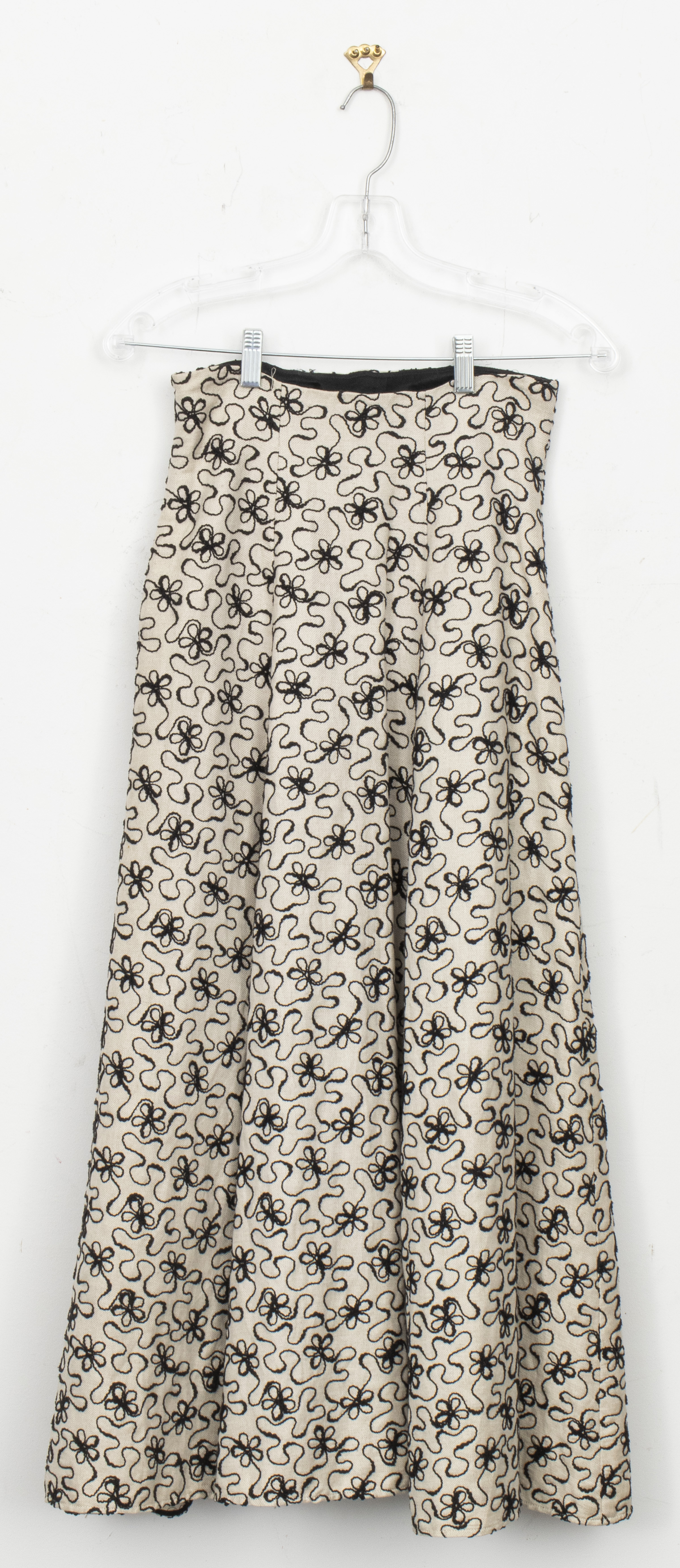 VINTAGE FLORAL EMBROIDERED SKIRT