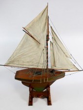 VINTAGE GAFF RIGGED POND MODEL
