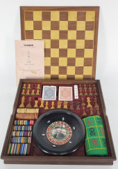 VINTAGE GAMES BOX FITTED IN A