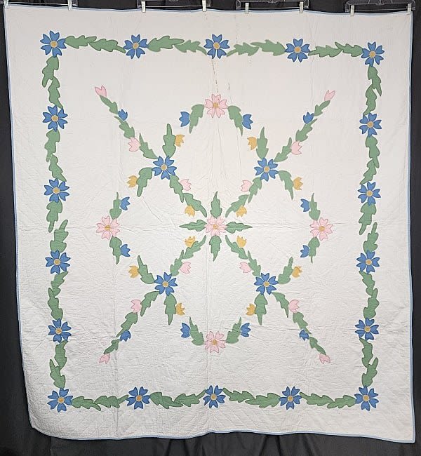 Vintage Garden Lattice Applique