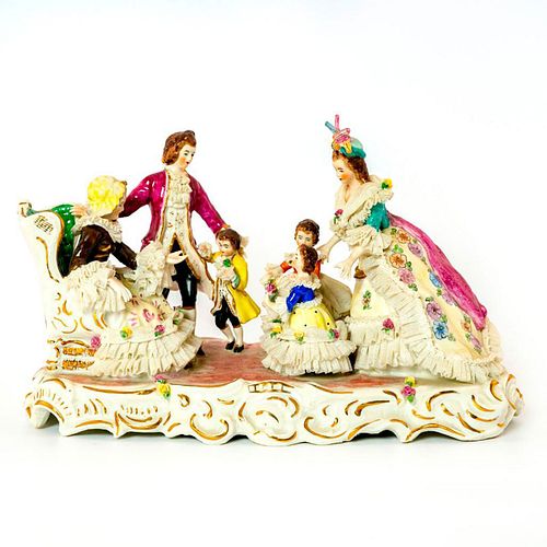 VINTAGE GERMAN STYLE FIGURINE