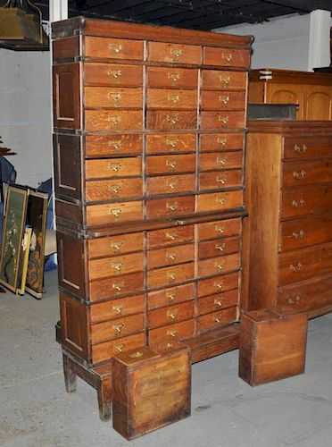 VINTAGE GLOBE OAK LETTER FILEhaving