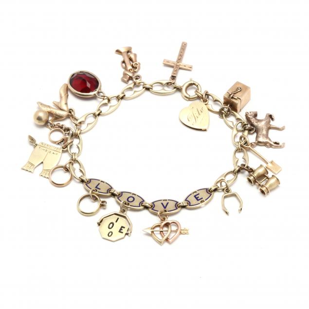 VINTAGE GOLD AND ENAMEL CHARM