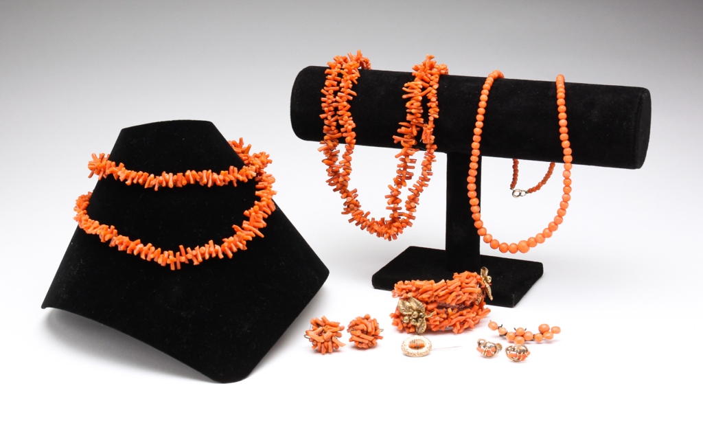 VINTAGE GROUP OF BRANCH & BEAD