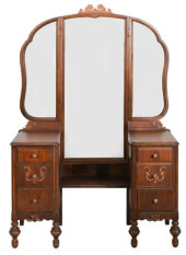 VINTAGE HAND CARVED VANITY WIT