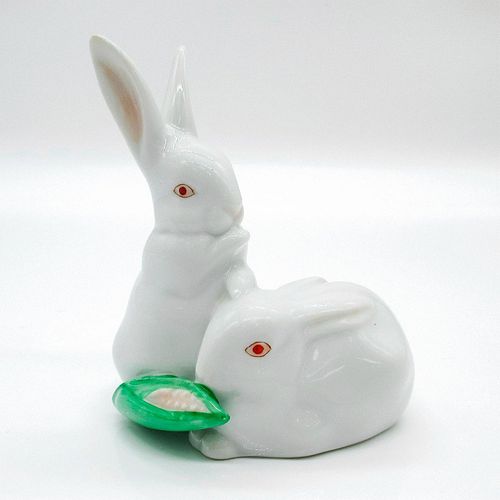 VINTAGE HEREND FIGURINE, WHITE