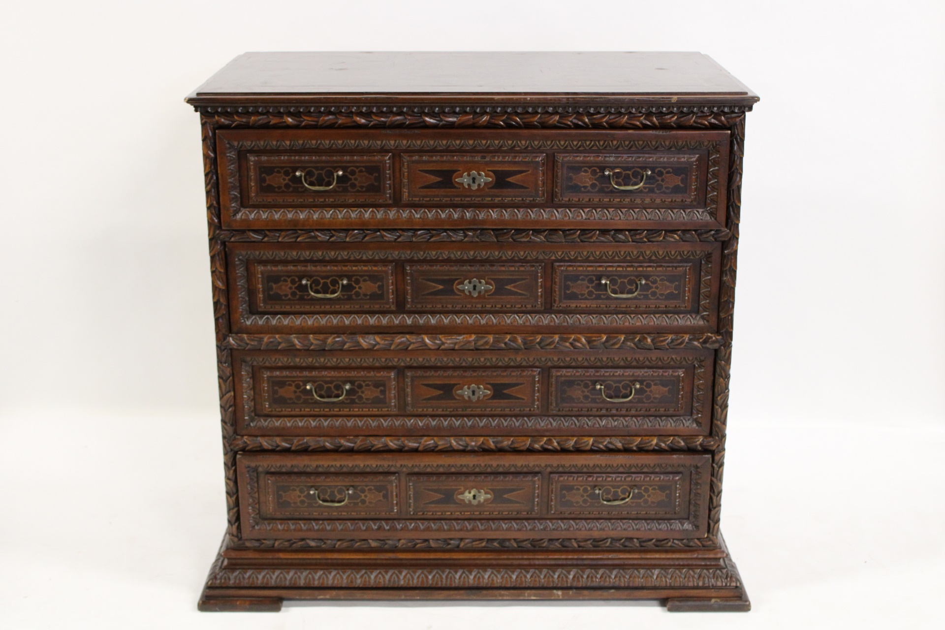 VINTAGE HIGHLY AND FINELY CARVED