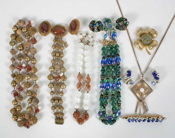 Vintage Hobe' costume jewelry ten