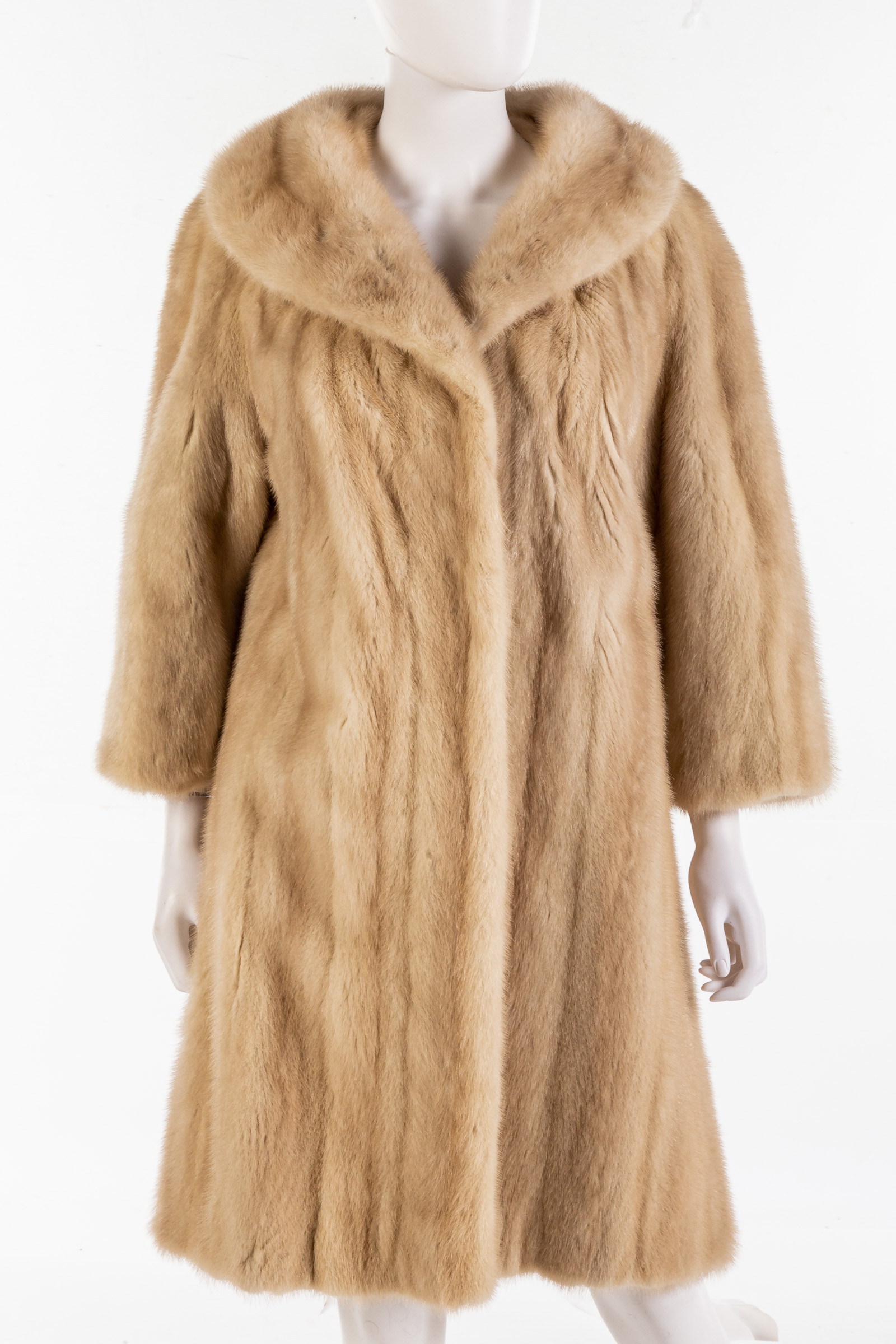 VINTAGE HONEY BLONDE MINK FUR