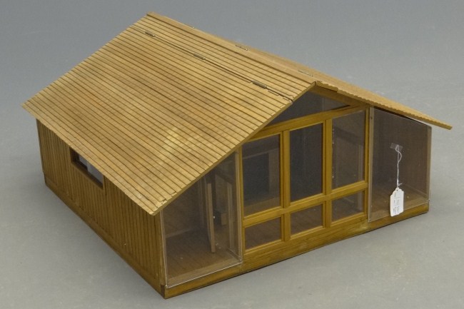 Vintage house model. 32 1/2'' W