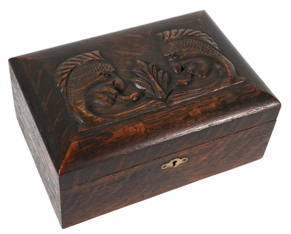 VINTAGE HUMIDOR CARVED MOHAWK