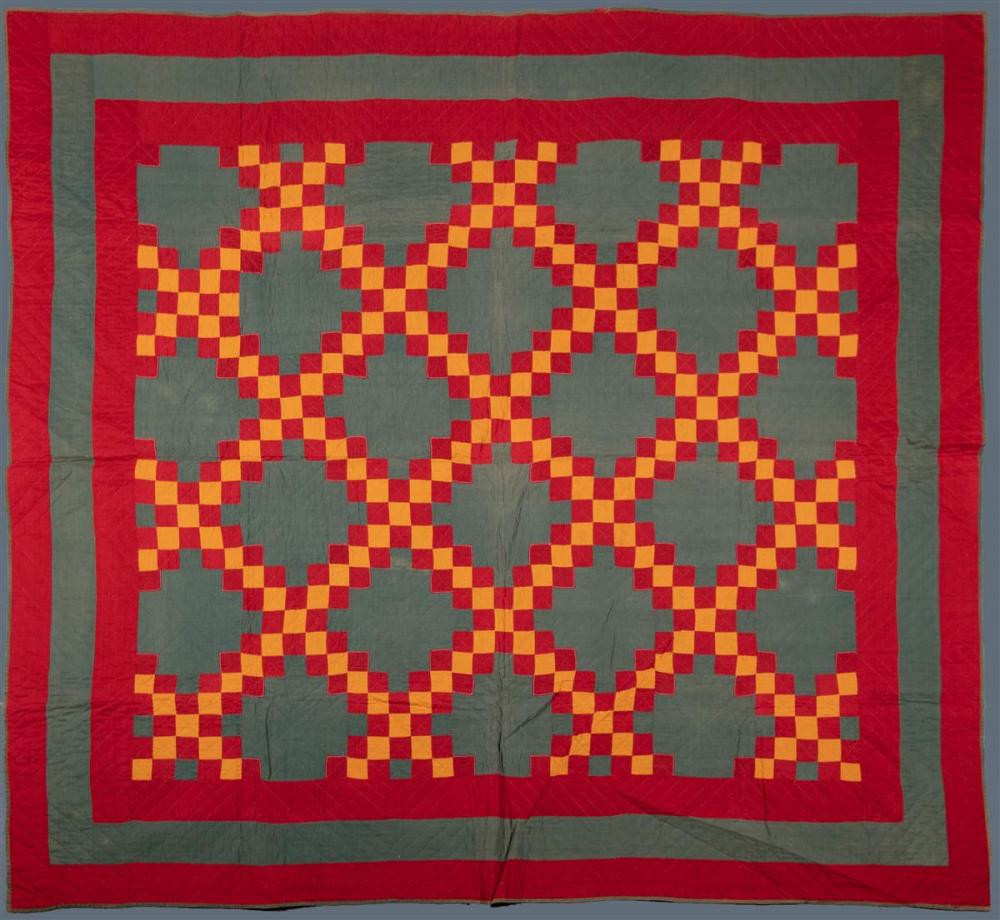 VINTAGE IRISH CHAIN VARIATION QUILT