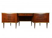 VINTAGE ITALIAN MODERN DESKmah