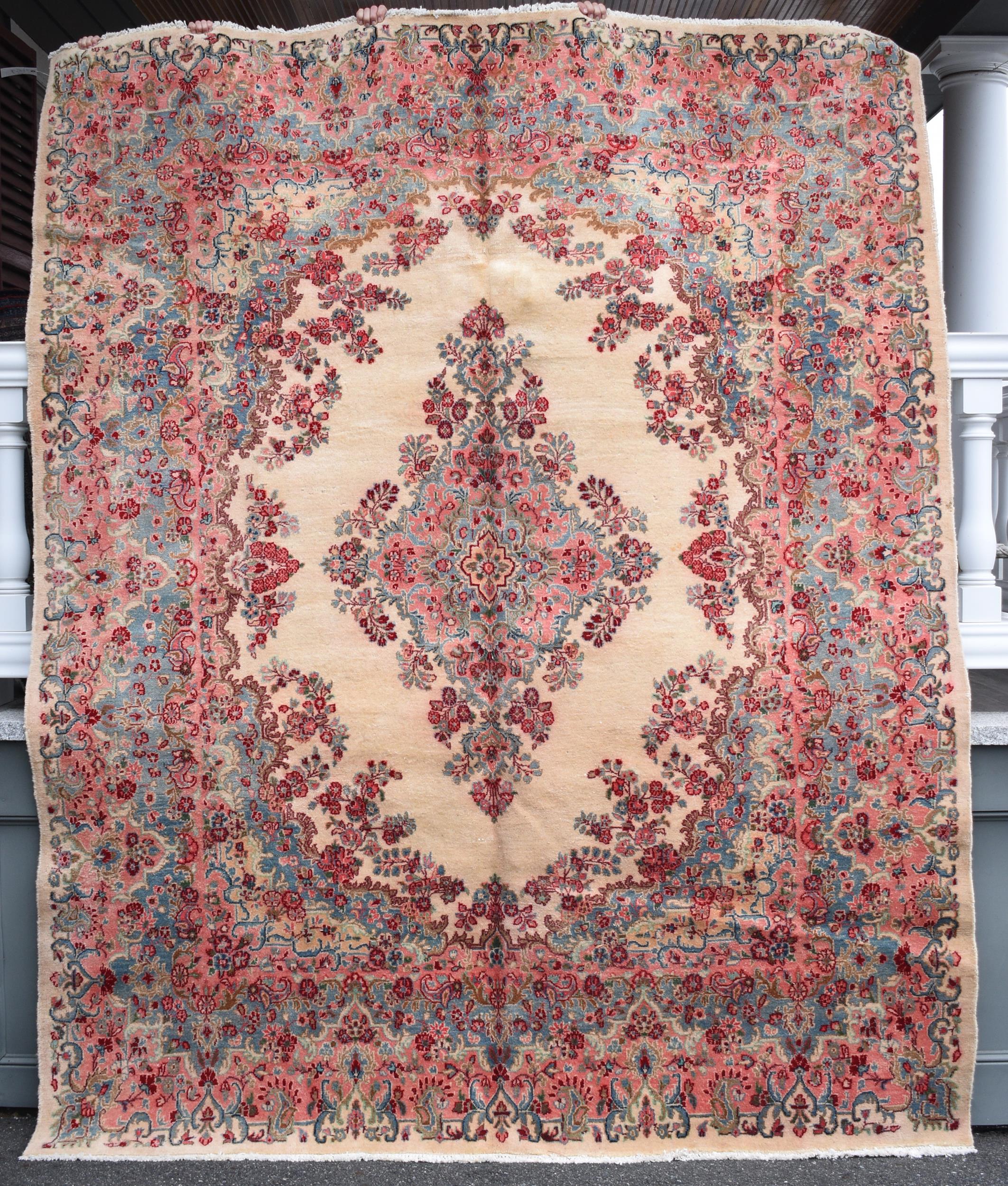VINTAGE IVORY KIRMAN ORIENTAL
