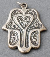 VINTAGE JUDAICA SILVER HAMSA P