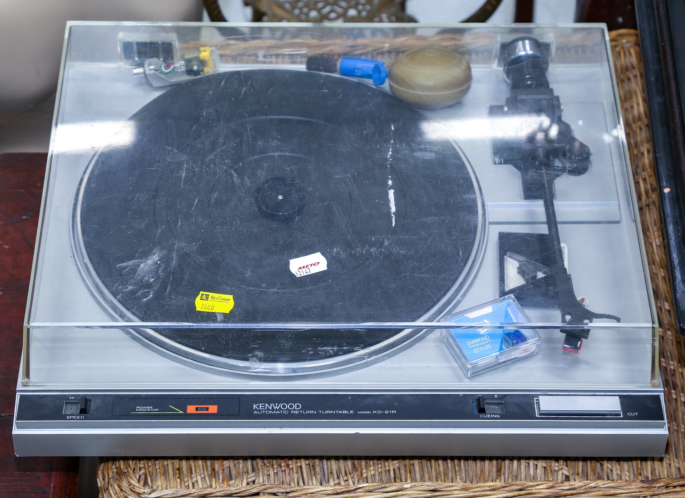 VINTAGE KENWOOD KD-21R TURNTABLE