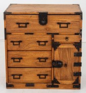 VINTAGE KOREAN TANSU CHEST Vin